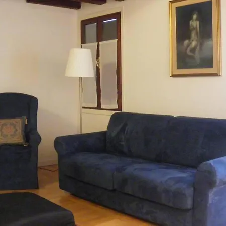 Charming House In Venice-3